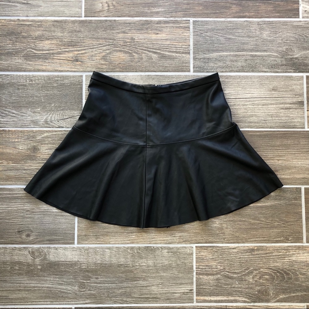 Express mini skirt
